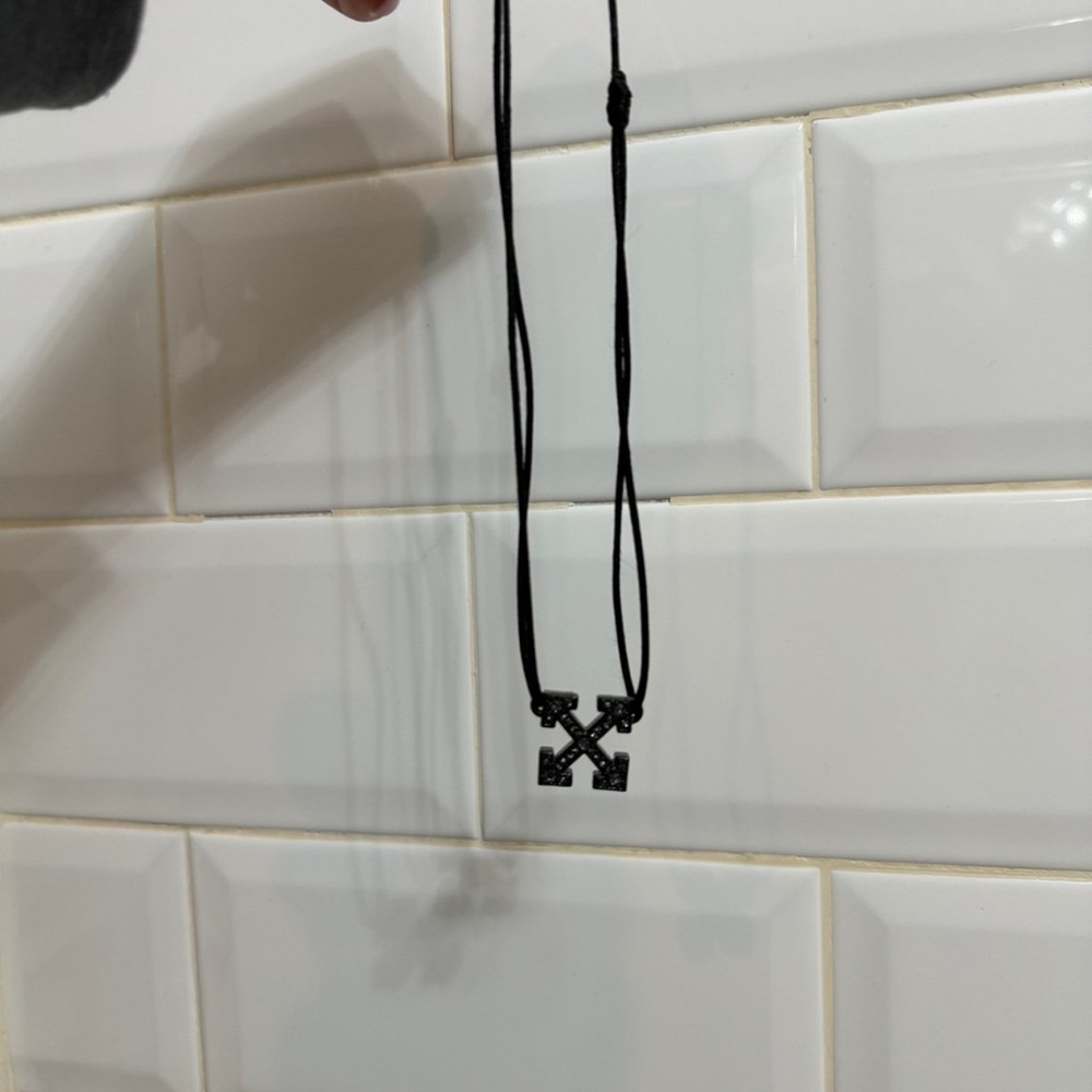 Off-White Crystal Arrow Choker Necklace “black”